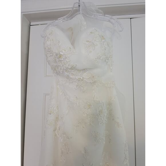 Casablanca Bridal Wedding dress size 6 - Picture 9 of 9